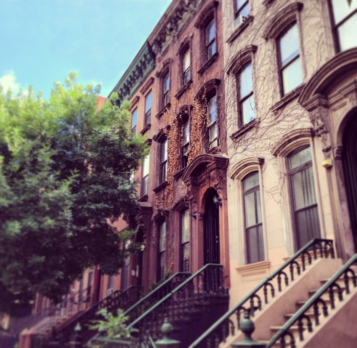 H A R L E M + B E S P O K E READ CAN THE LANGSTON HUGHES HOUSE BE SAVED?