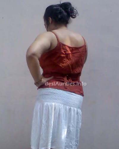 Hot Desi Sexy Aunties Back Side Show Hot Mallu Aunties