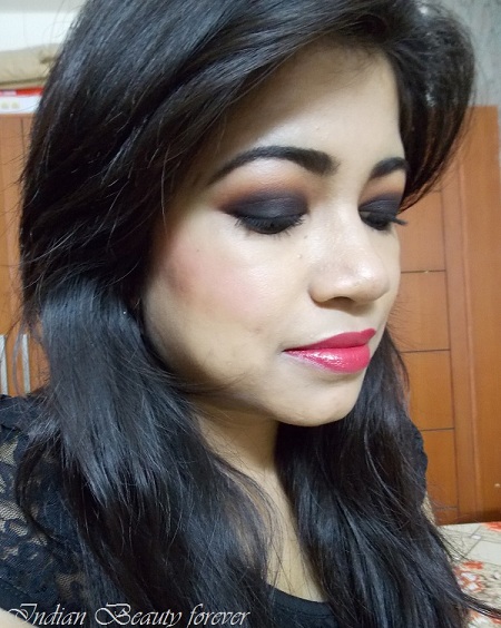 Party makeup: Smokey black eyes with Red/Neutral lips