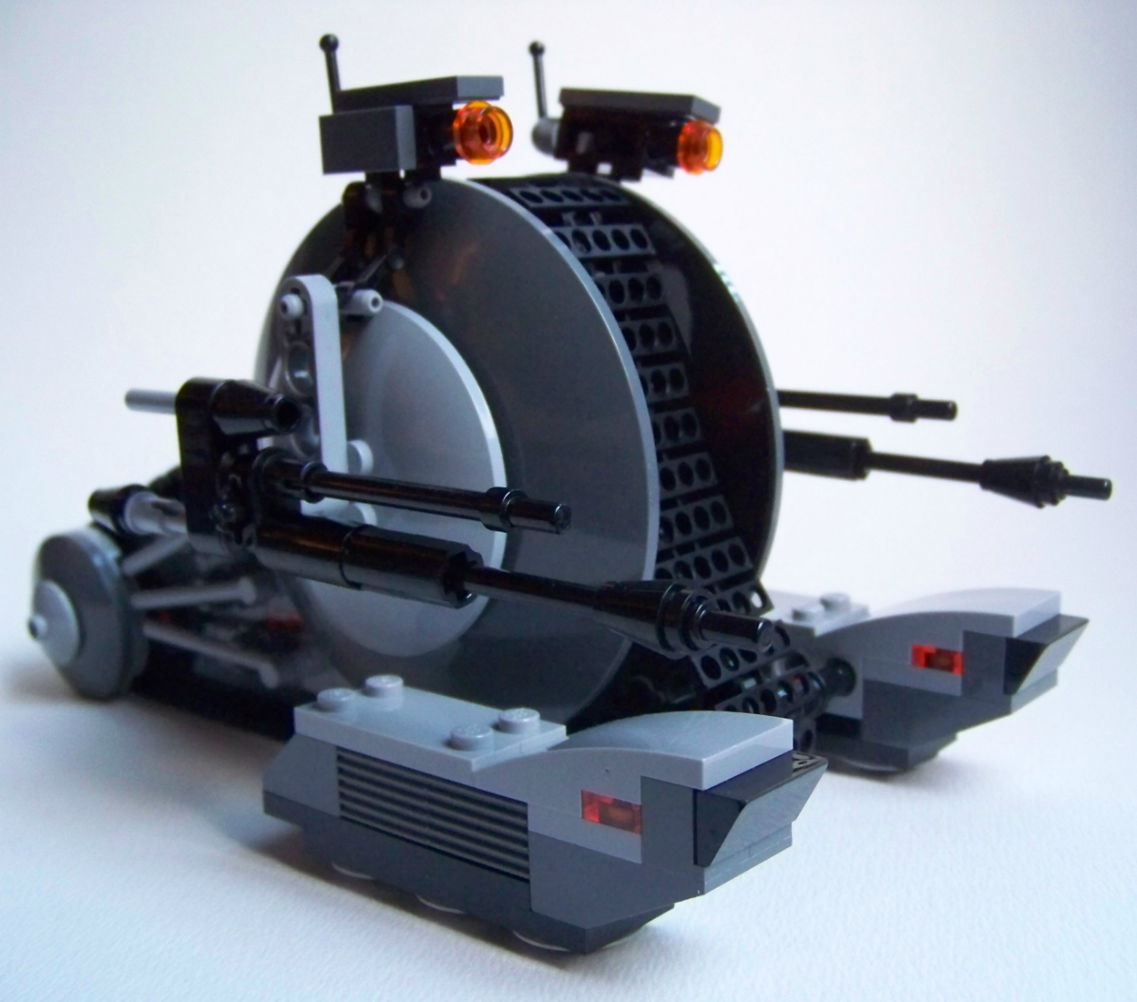 Cavort LEGO Star Wars Corporate Alliance Tank Droid 75015 Review