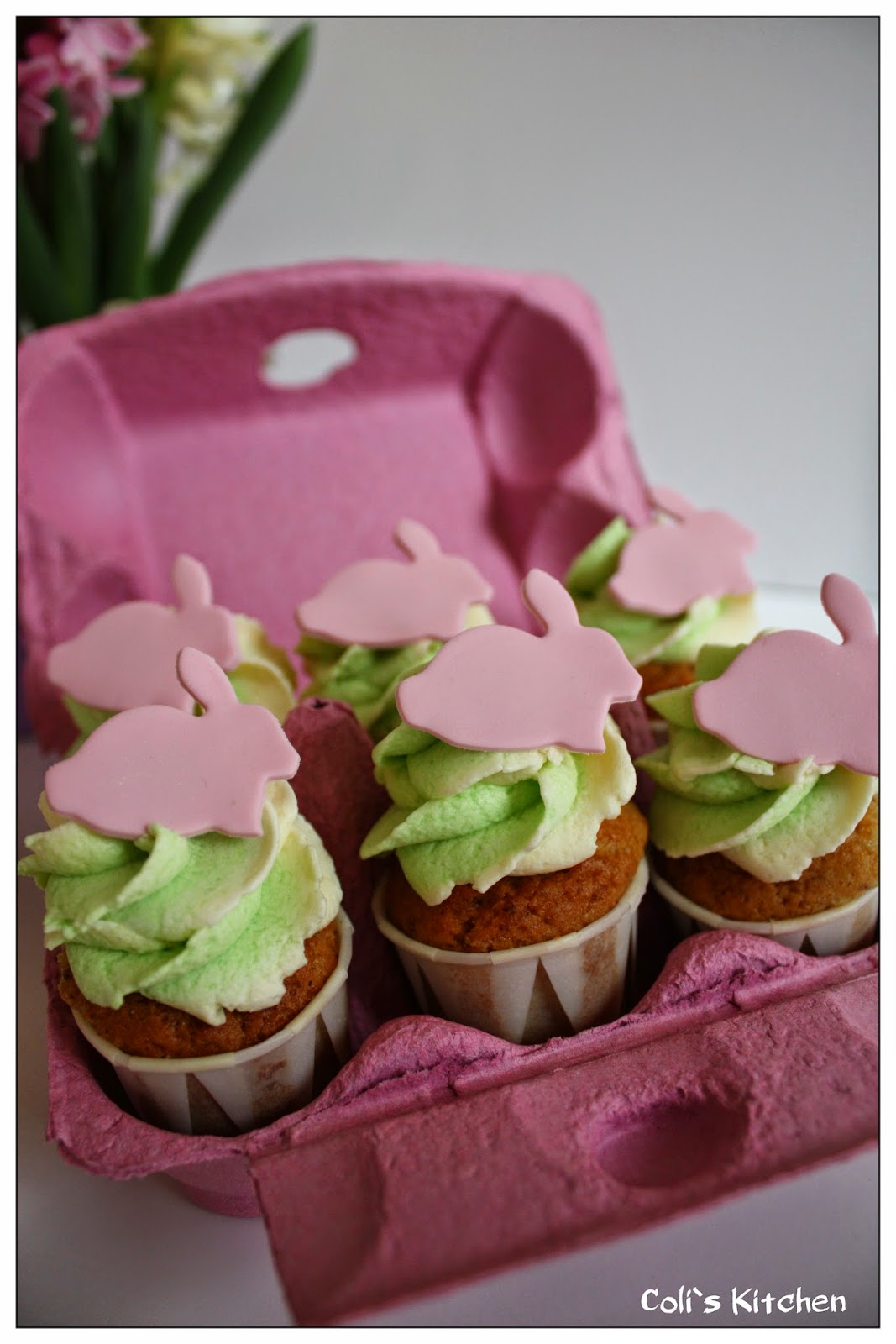 Coli`s Kitchen - hier sind die Krümel los!: Mandel-Eierlikör-Cupcakes ...