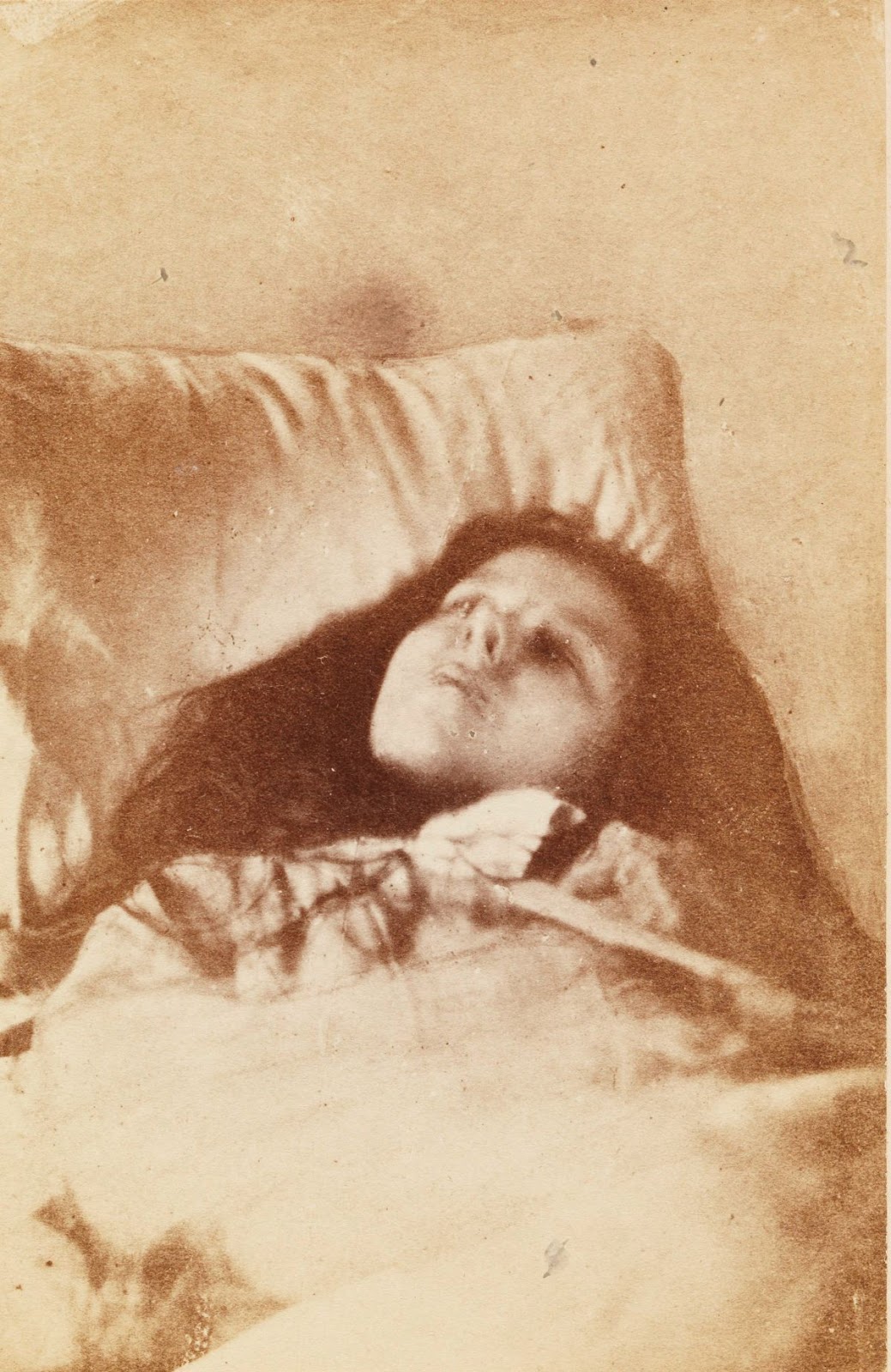28 Real Portrait Photos of "Hysterical Women" From the 1870s Vintage