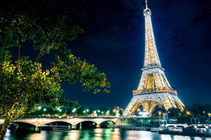 Eiffel Tower Snow Wallpaper
