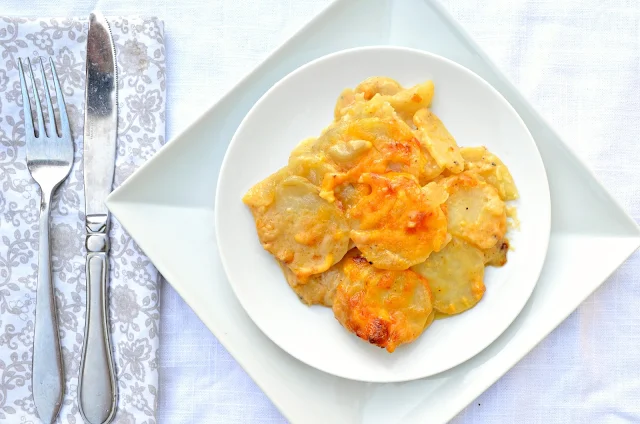 Cheesy-Scalloped-Potatoes.jpg