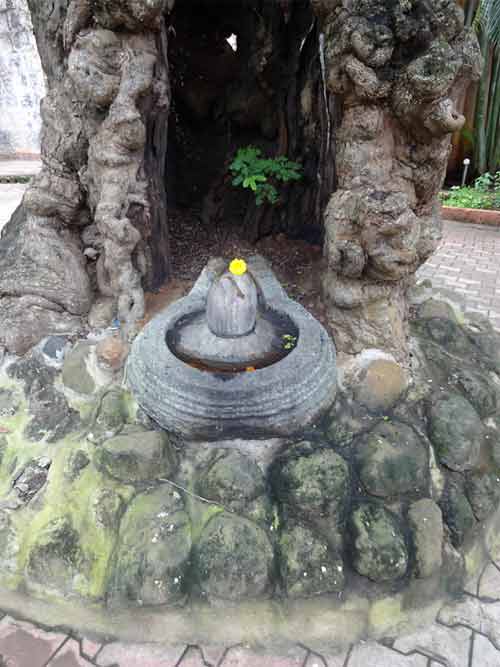 Shivling The Formless Symbolic Story on the First Shivling Made By