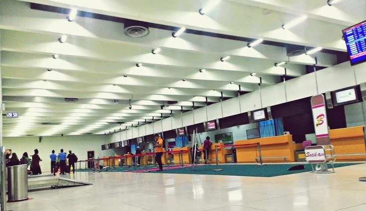 ruang check-in terminal 1C
