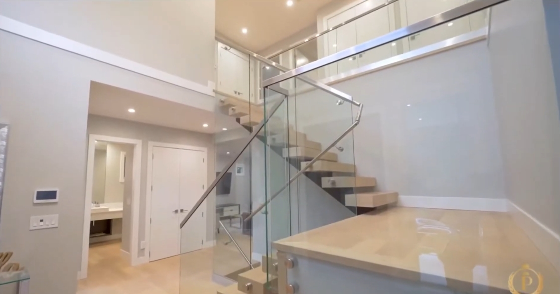 29 Interior Design Photos vs. 4324 Glencanyon Dr, North Vancouver Luxury Home Tour