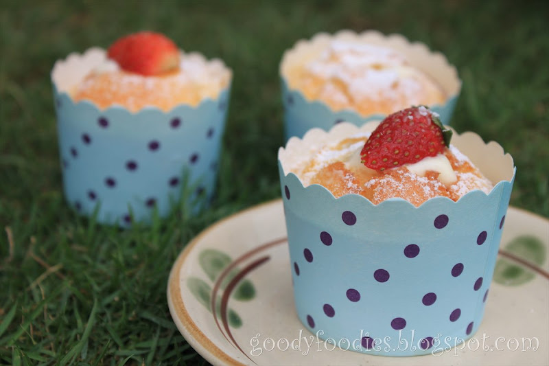 Goodyfoodies I Baked Hokkaido Chiffon Cupcake