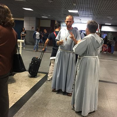 Aeropuerto de Salvador de Bahía. SSA. monjes