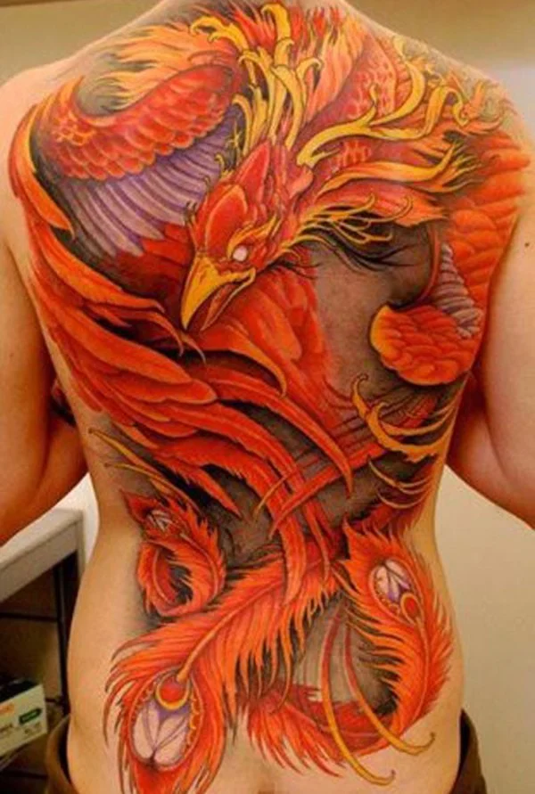 tatuaje de Ave Fenix En Mujer