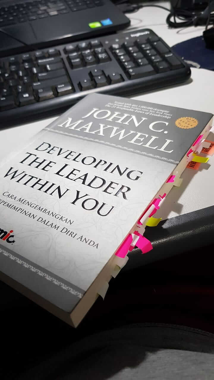 Buku Developing The Leader WIthin You - John C. Maxwell Buku: Developing The Leader WIthin You - John C. Maxwell