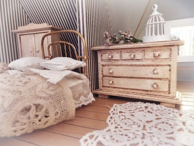 lea frisoni dollhouse