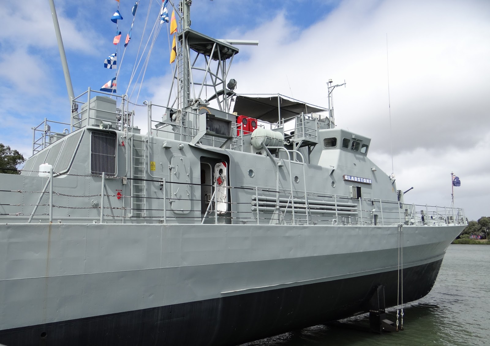 Air Queensland.blogspot Onboard tour Fremantle class patrol boat HMAS Gladstone East Shores