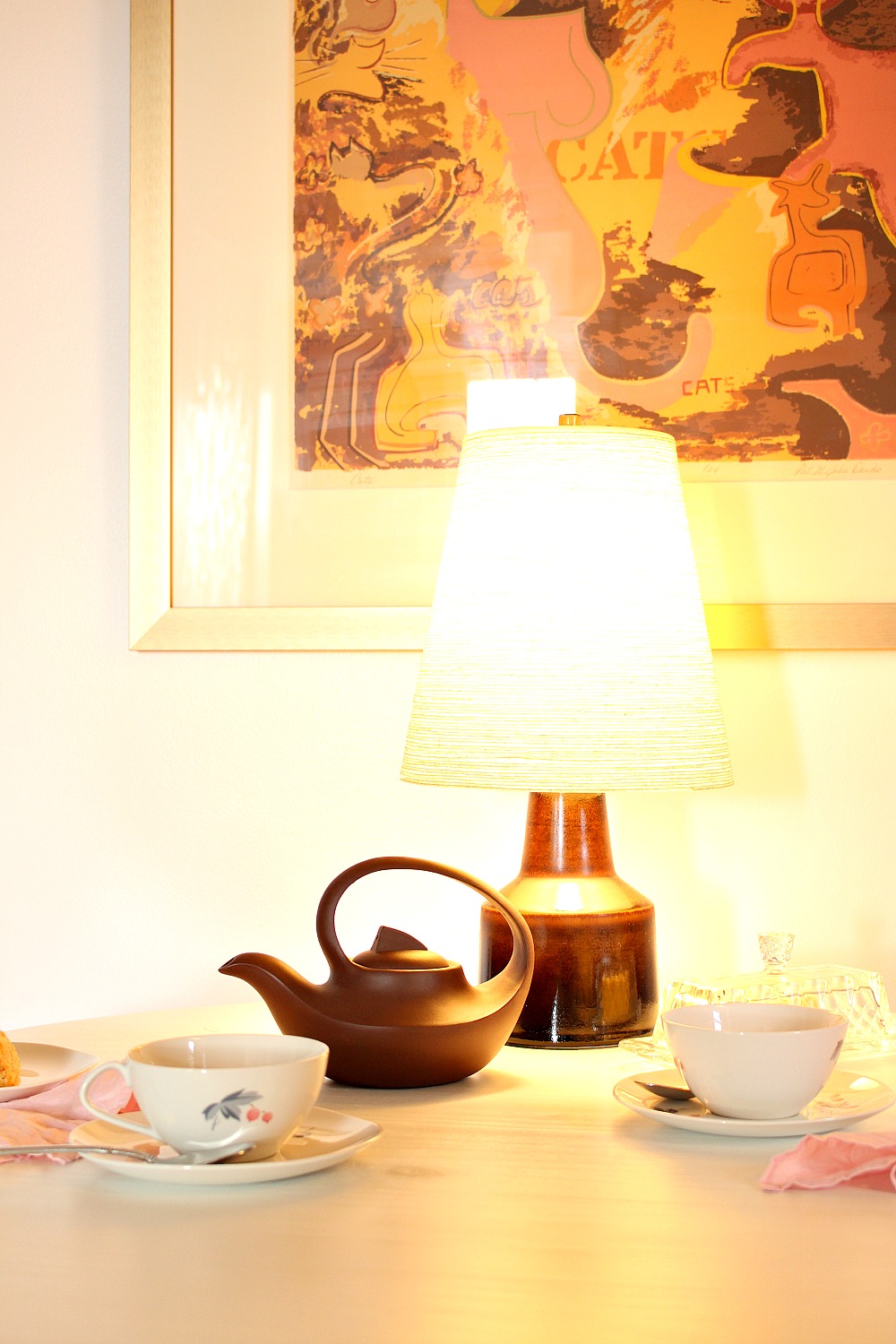 kitchen table with table lamp Budget-Friendly Grey, Pink, Gold Kitchen Makeover with Vintage Vibe
