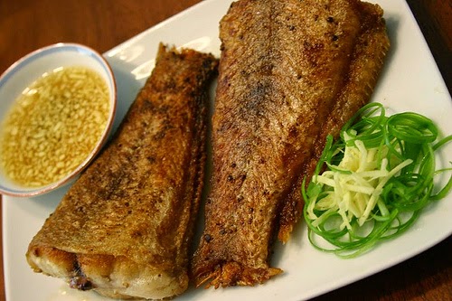 Stir-fried Fish with Ginger and Spring Onion (Cá Chiên với Gừng và Hành)1
