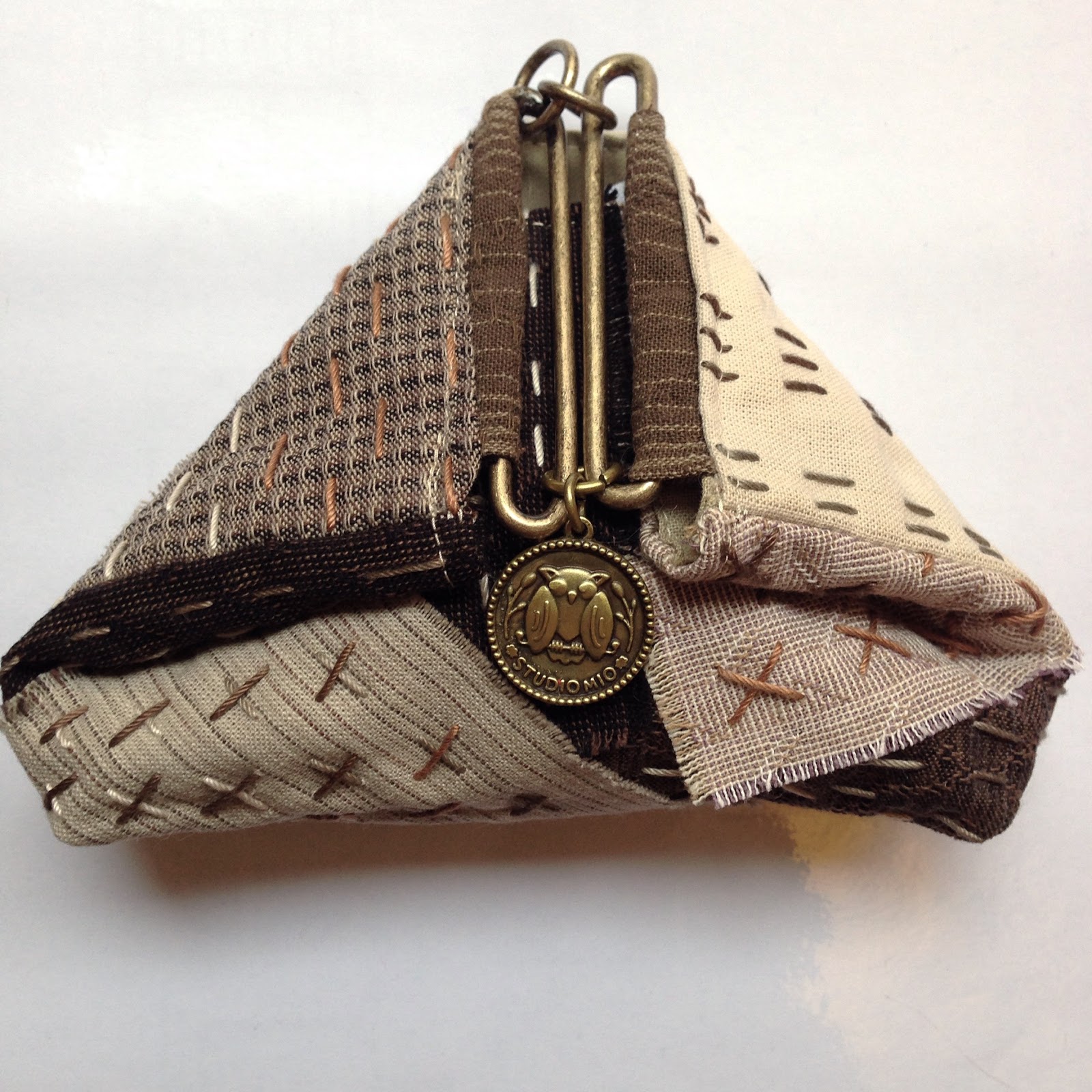 Video How to Install a Slide Clasp on a Purse The Needles Excellency