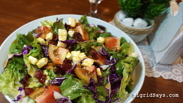 Bacolod restaurants - Cookies 'N Crumbs Cafe and Restaurant - full course dinner - salad - Greek Insalata