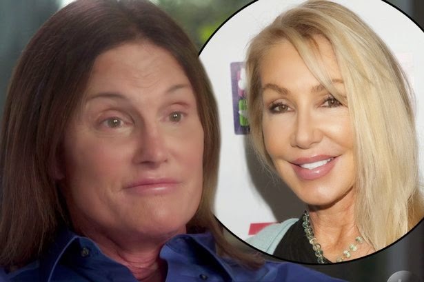 Bruce Jenner Poses With Two Ex-Wives (PHOTO)