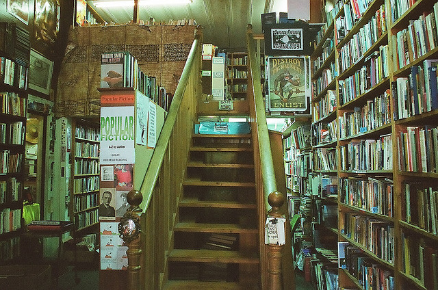 Mil matices de gris: Algunas cosas chulas de trabajar en una librería