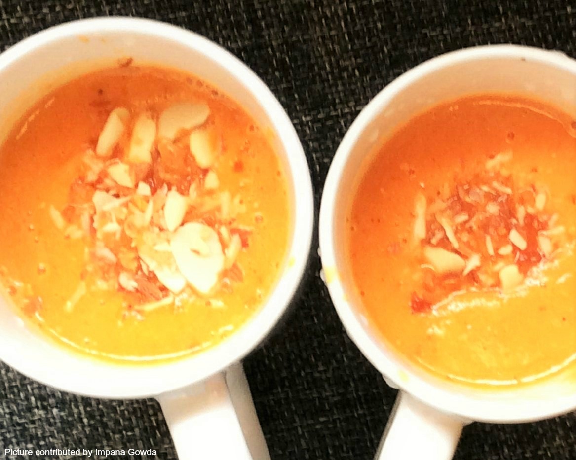 Papaya and almond milk smoothie