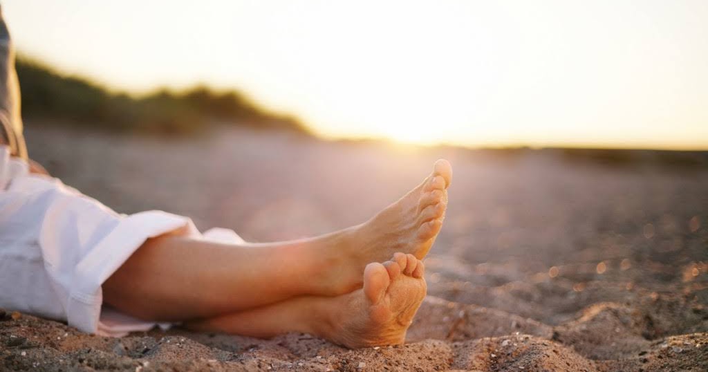 Do feet really get bigger with age?