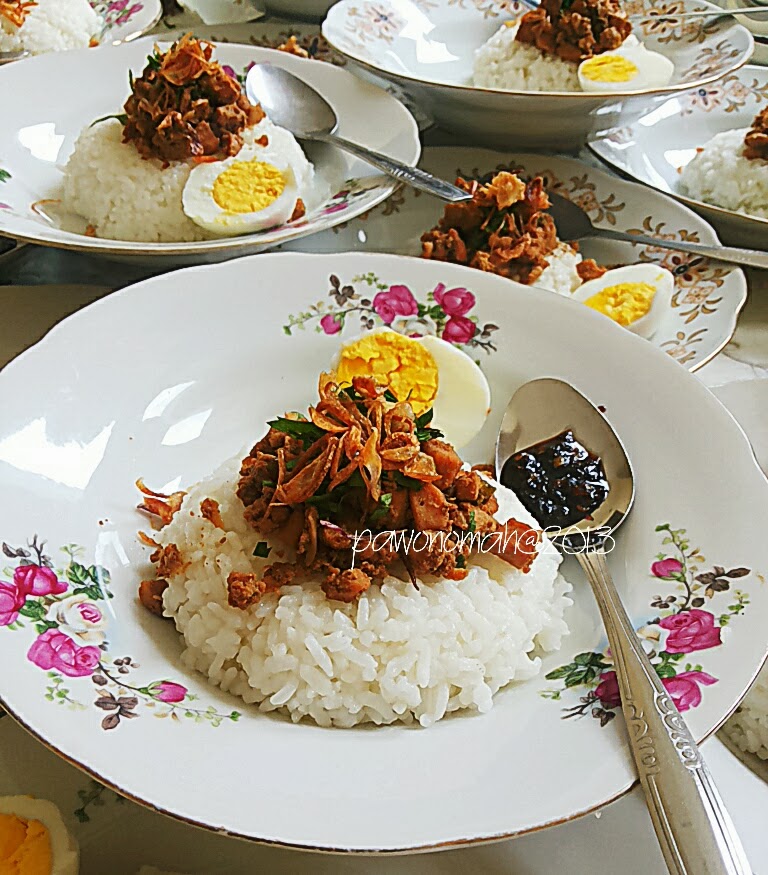 PAWONOMAH: Nasi Bakmoy Ayam