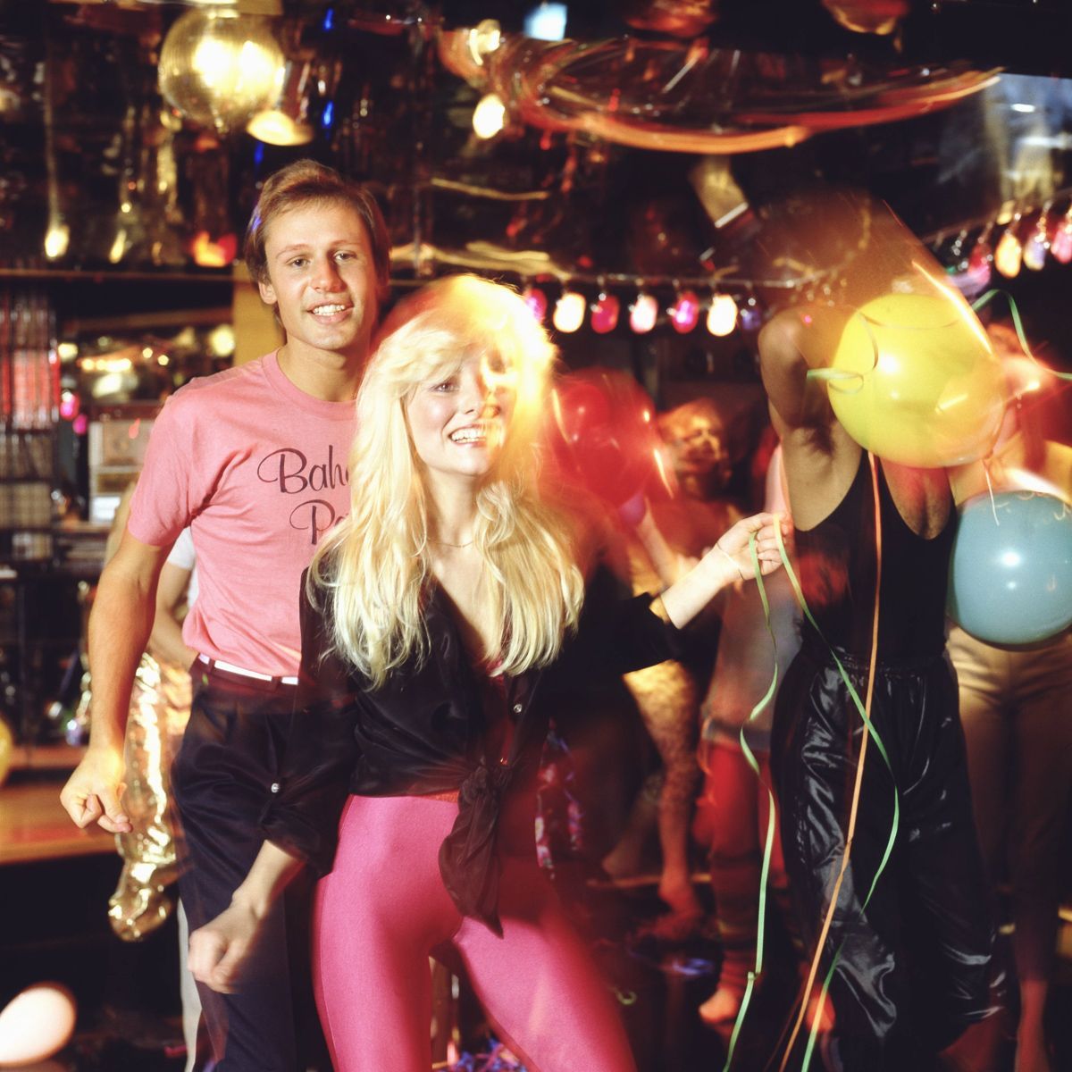 The Dawn of Disco 13 Interesting Pictures Show Disco's Scenes From the Early 1970s vintage