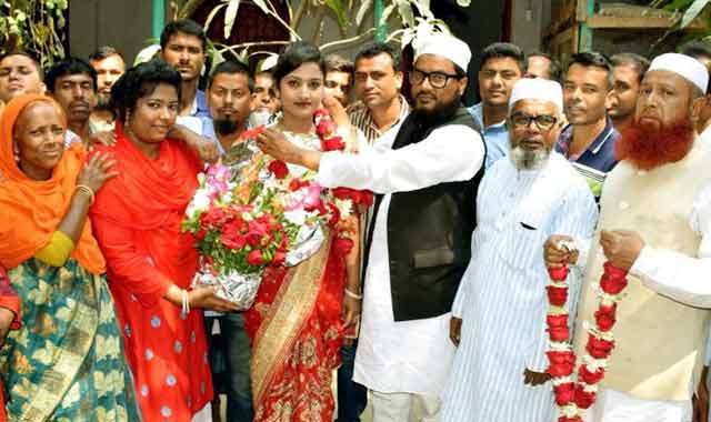 Upon reception of newly elected vice chairman Popy Rani ধুনটে নবনির্বাচিত ভাইস চেয়ারম্যান পপি রানীকে সংবর্ধনা