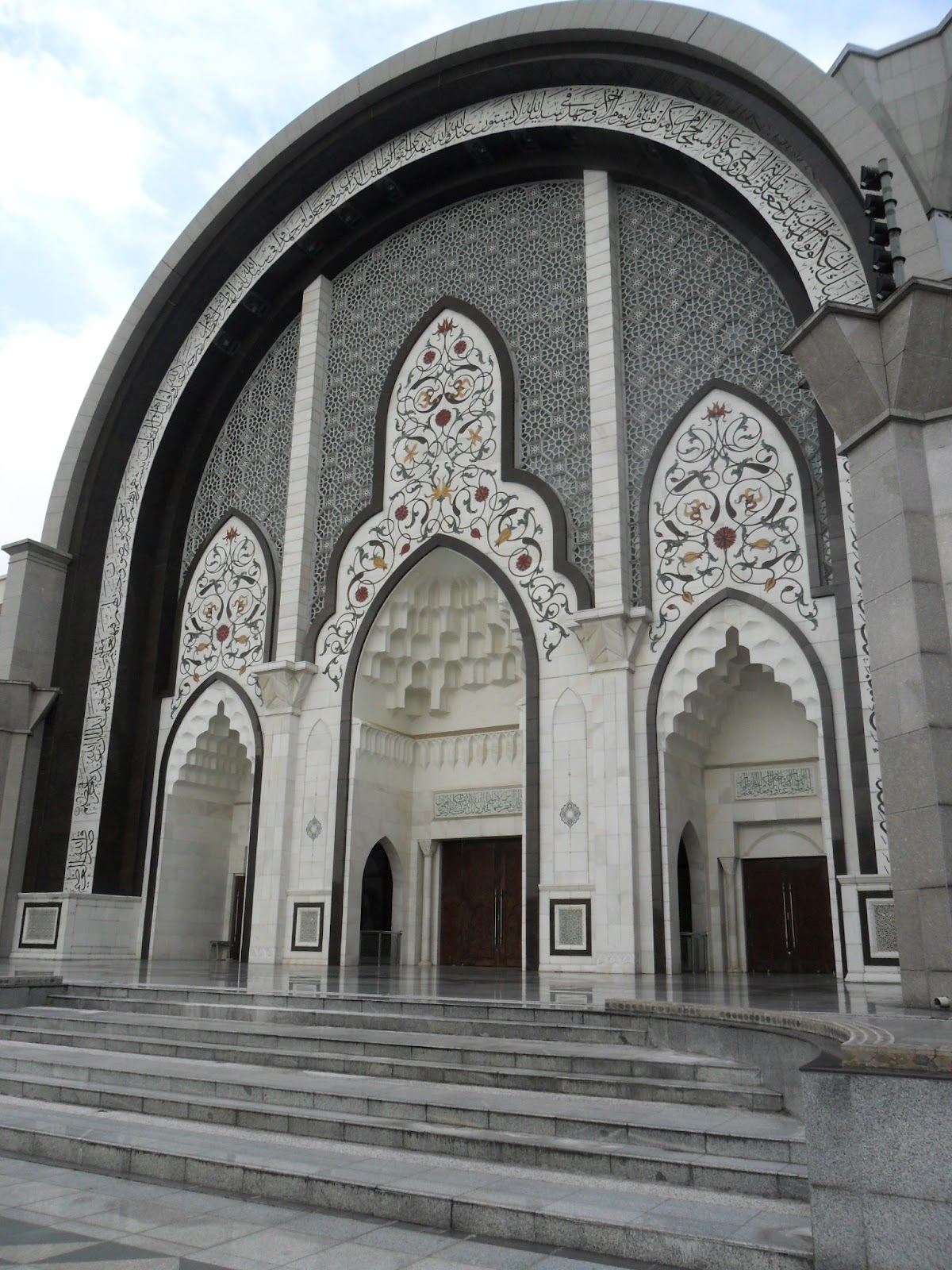 Expat Abroad Mosque Tour A must do in Kuala Lumpur.