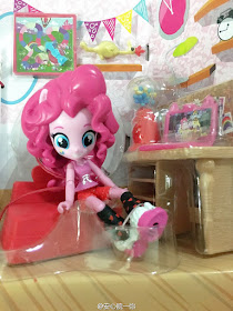 Equestria Girls Mini Pinkie Pie Smyths Bedroom Slumber Set
