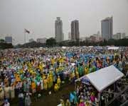 Pope Manila Mass draws record crowd of millions