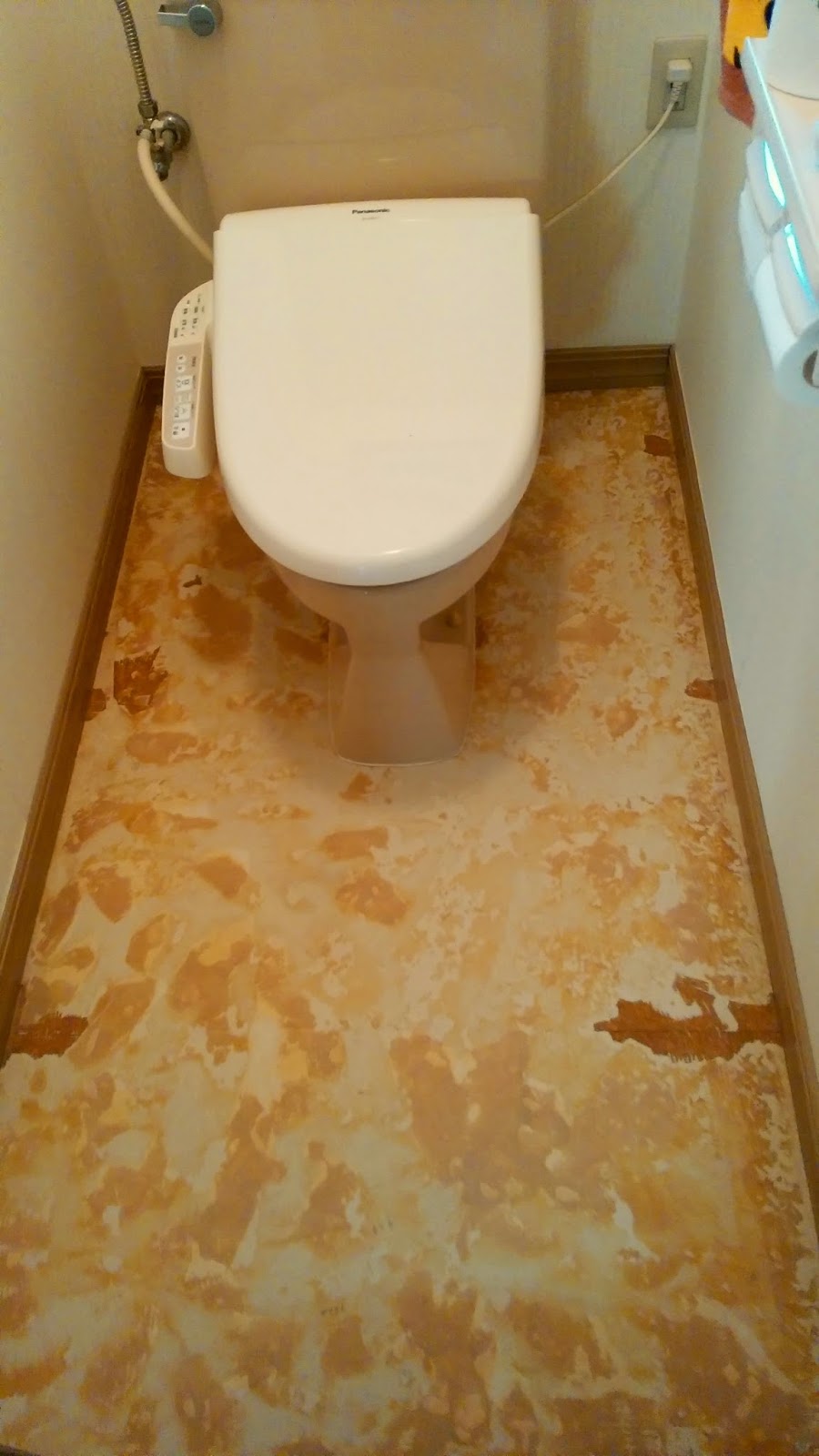 DIYとオーストラリア トイレの床材張替え（クッションフロア）