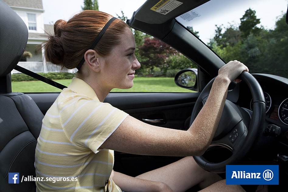 автошкола для женщин. страх вождения автомобиля. начинающий водитель девушка. начинающий водитель женщина. начинающий водитель девушка.