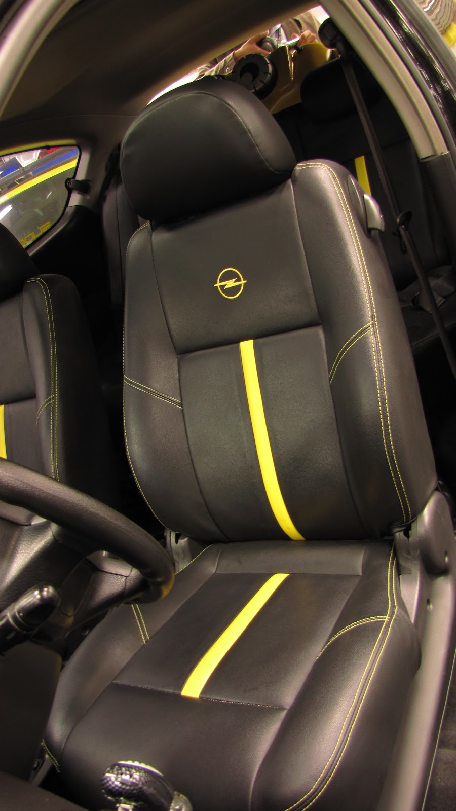 UPHOLSTERY BY AUTOALFOMBRAS