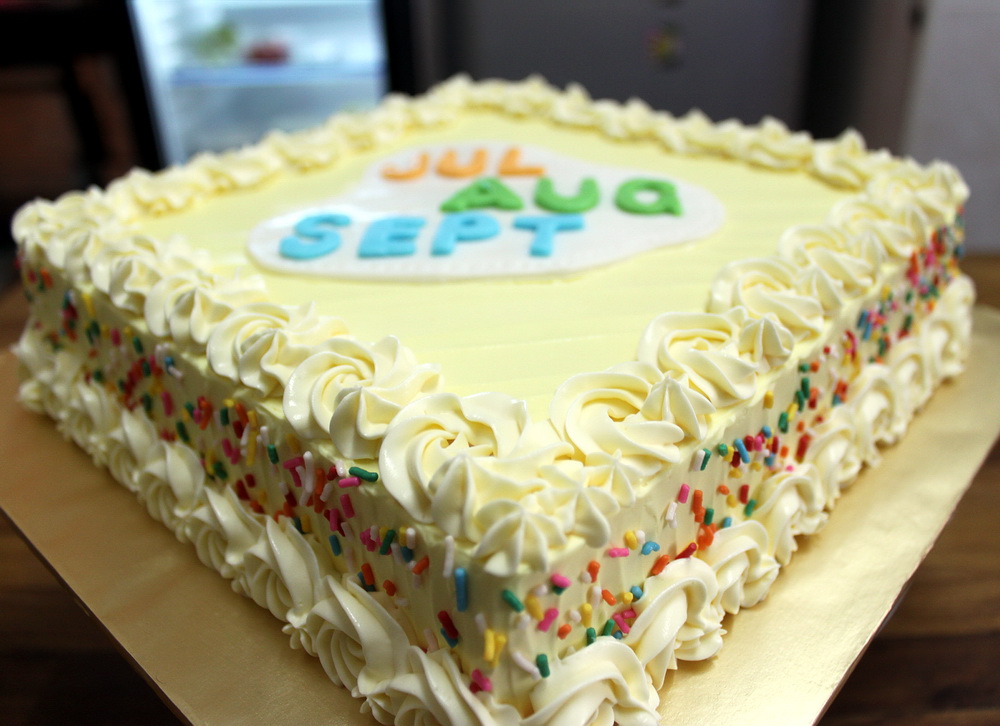 Dwen The Cool Things I Love Pillsbury's Lemon Delight Pound Cake