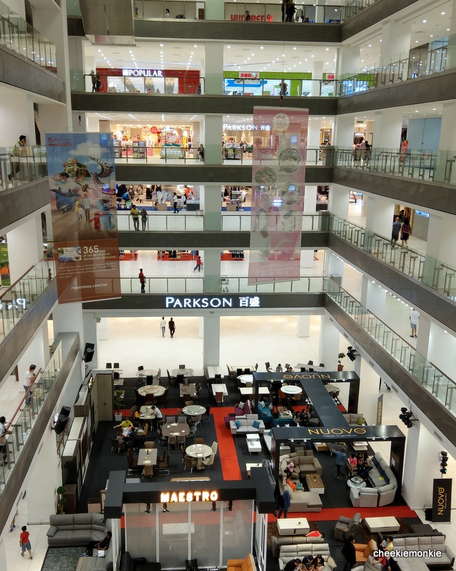 toys r us paradigm mall