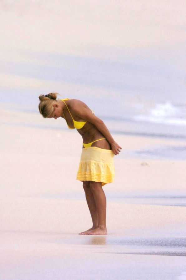 Google kournikova and yellow bikini - Fucking Pictures Random Photo Gallery Black college girls videos