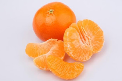 Калорийность 1 апельсина без кожуры. Мандарин 1 шт. Мандарин 1 штука. Калории в мандарине 1 шт. Одна Мандаринка.