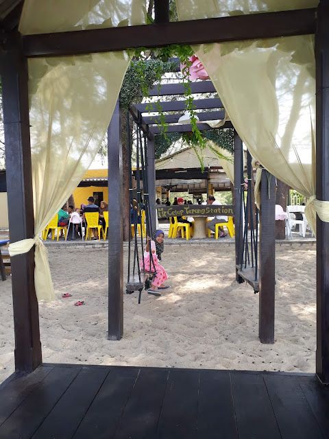 Mr Celup Tepung Station : Restoran Dekorasi Cantik dan Menarik di Pantai Penarik