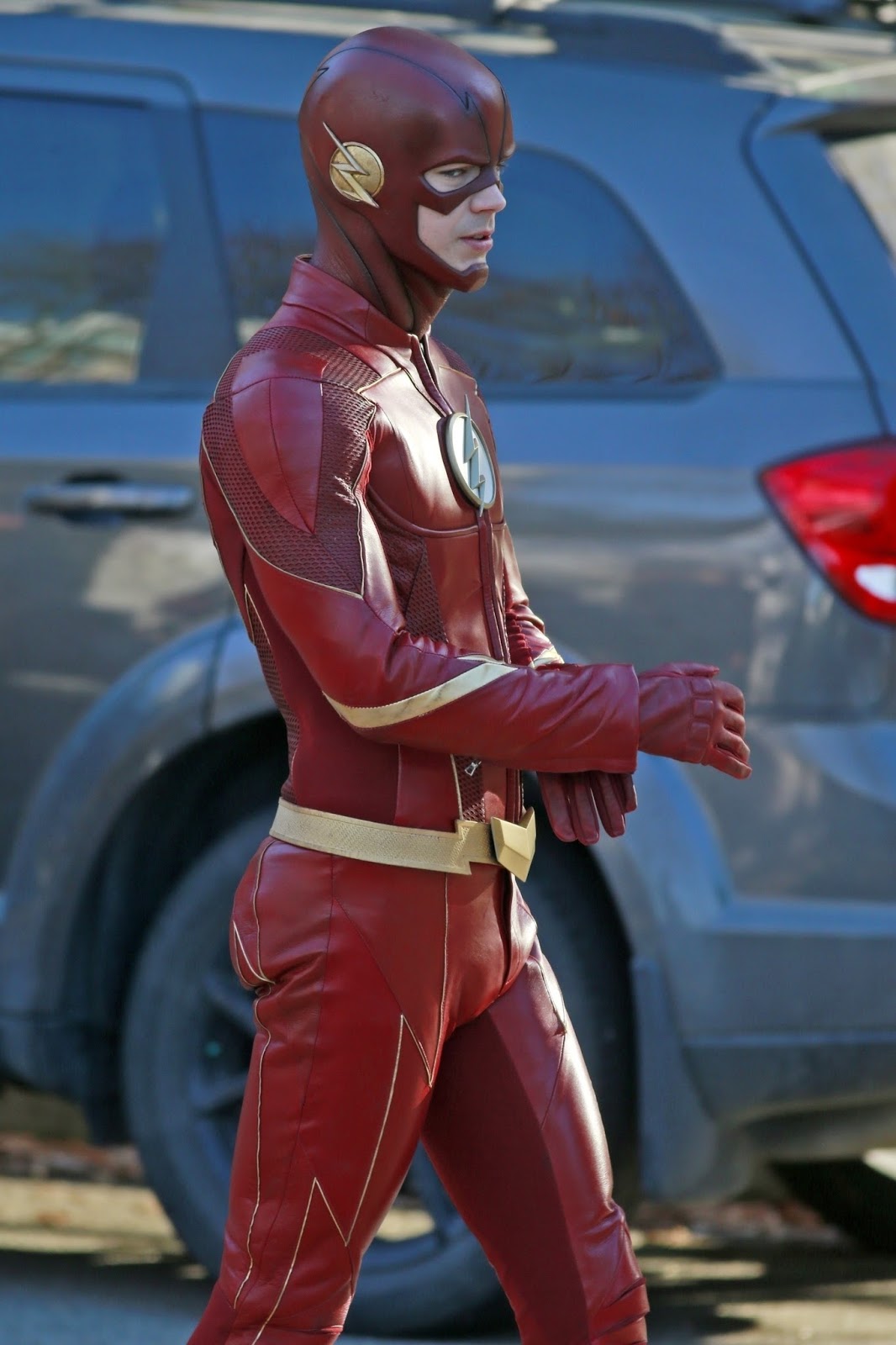 Grant Gustin en el set "The Flash" en Vancouver, BC, Canada (Noviembre