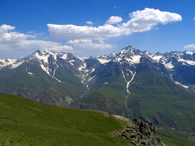Pegunungan di Tajikistan