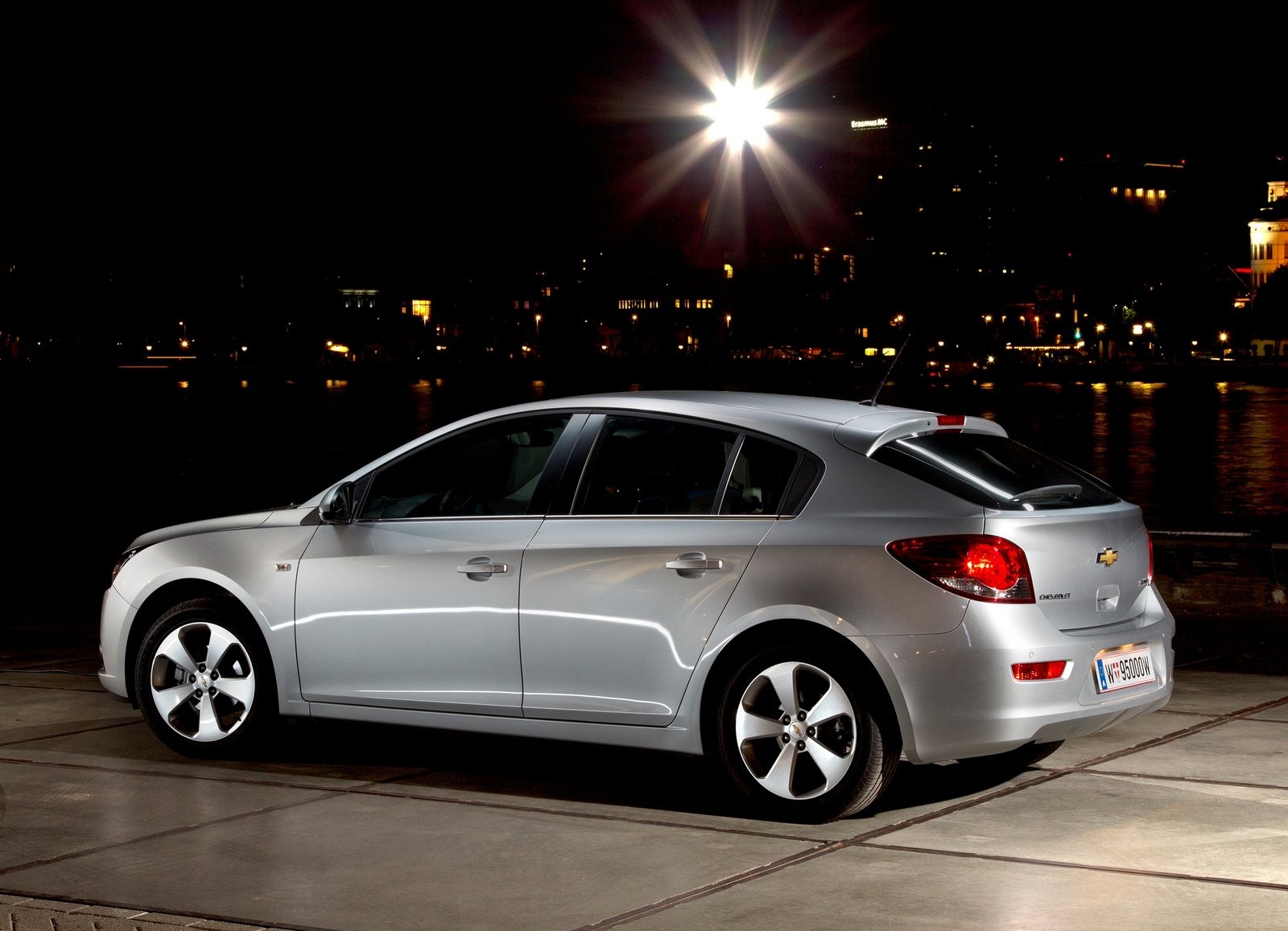 Chevrolet Cruze é o hatch médio mais vendido em Novembro