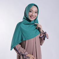 Zoya Kerudung Segi Empat Polos - Nov Scarf Warna Deep Green Zoya Kerudung Segi Empat Polos - Nov Scarf Warna Deep Green