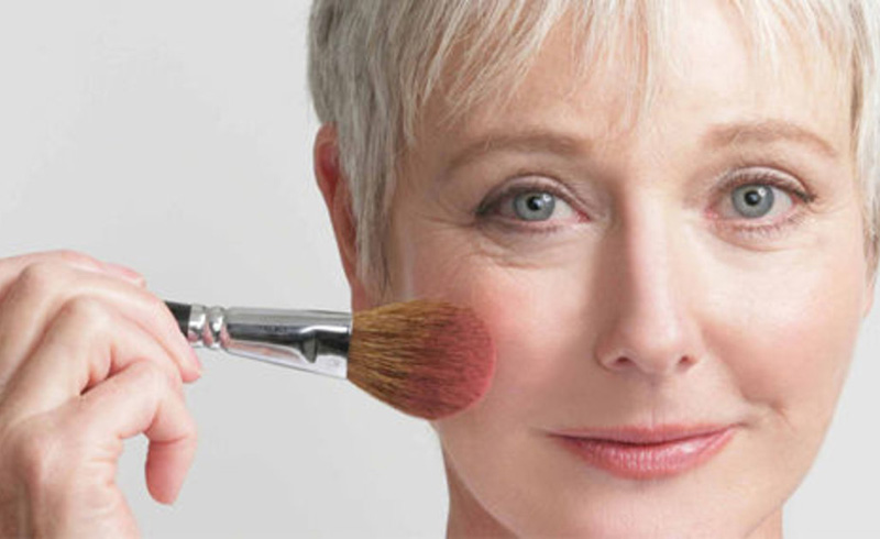 Makeup Mistakes That Make You Look Older makeup-mistakes-that-make-you-look-older