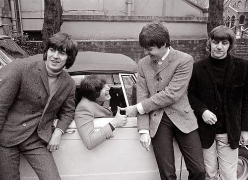 Um carro inglês que não conhece os Beatles - Motor Show