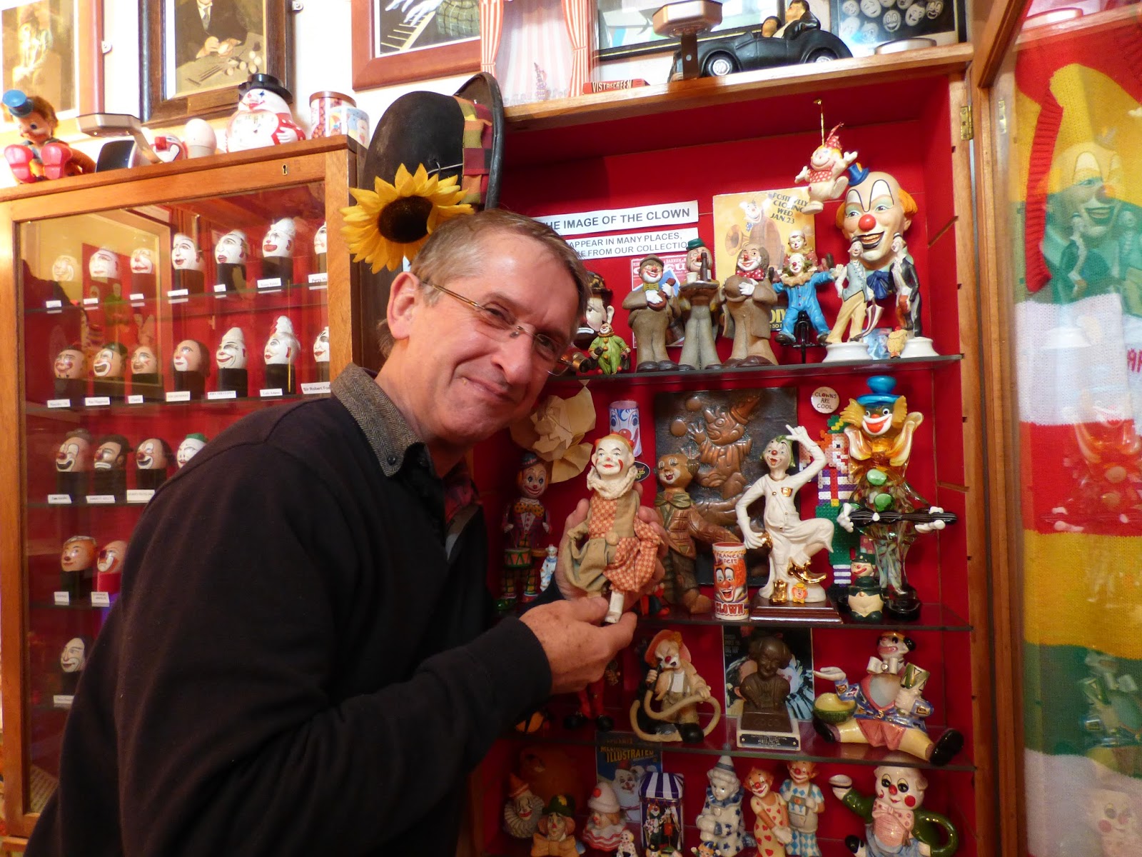 Scribbling Lau Meet the man behind London's Clown Museum