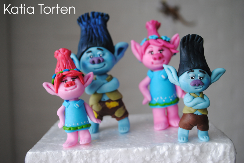 Розочка из троллей из пластилина. Тролли из теста. Фигурки гномов из полимерной глины. Лепка троллей. Тролли из теста.