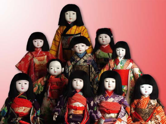 Куклы играть русские. Японская кукла Окику. Японские традиционные куклы. Страшная японская кукла. Японская кукла 1990 годов.