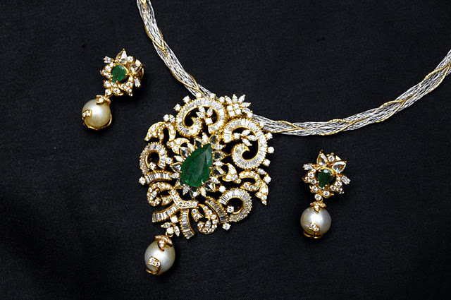 Indian Jewellery and Clothing: Diamond pendant set from Naksha jewellers..
