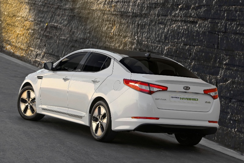 New Car Review: 2011 Kia Optima Hybrid